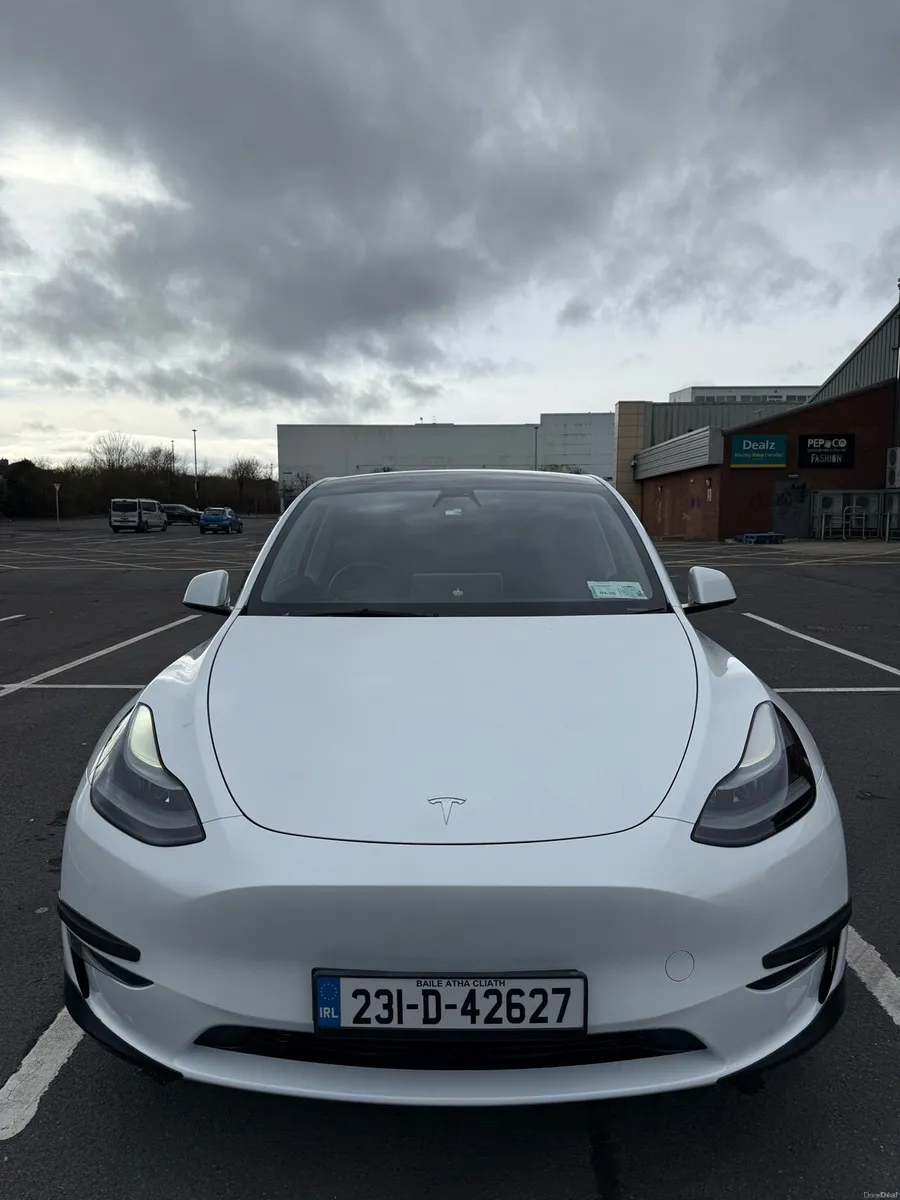 Tesla Model Y LongRange AWD - Low Mileage - Image 2