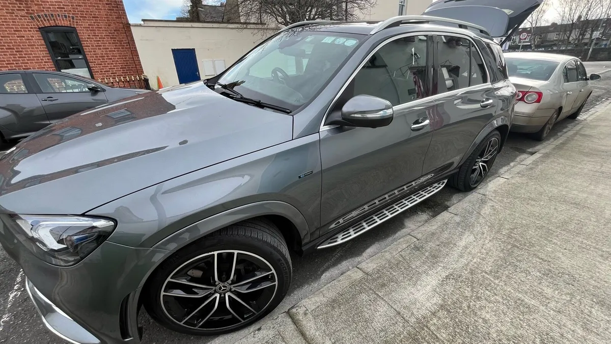 Mercedes GLE 350de - AMG Premium Plus - Image 3