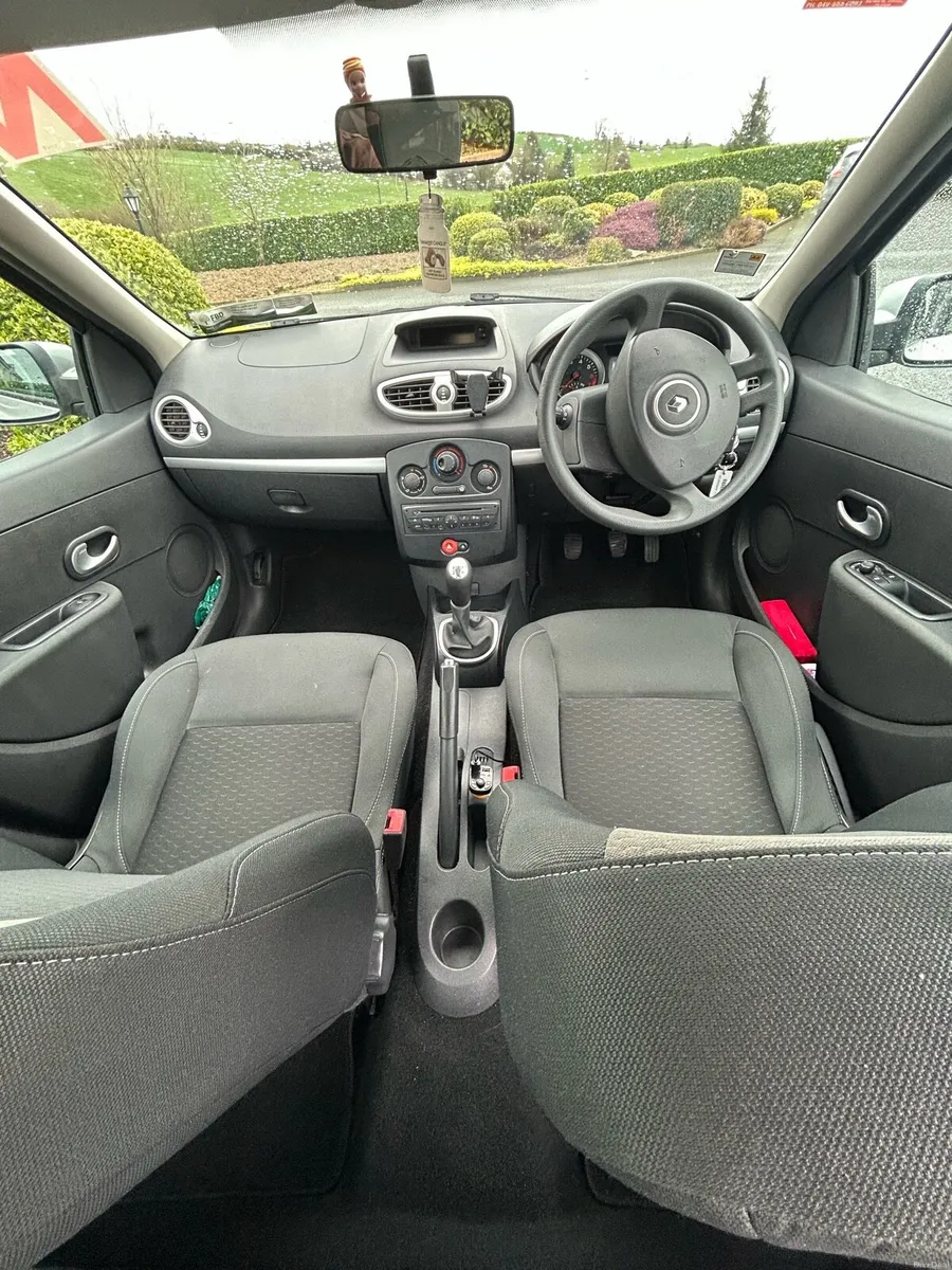 Renault Clio - Image 4