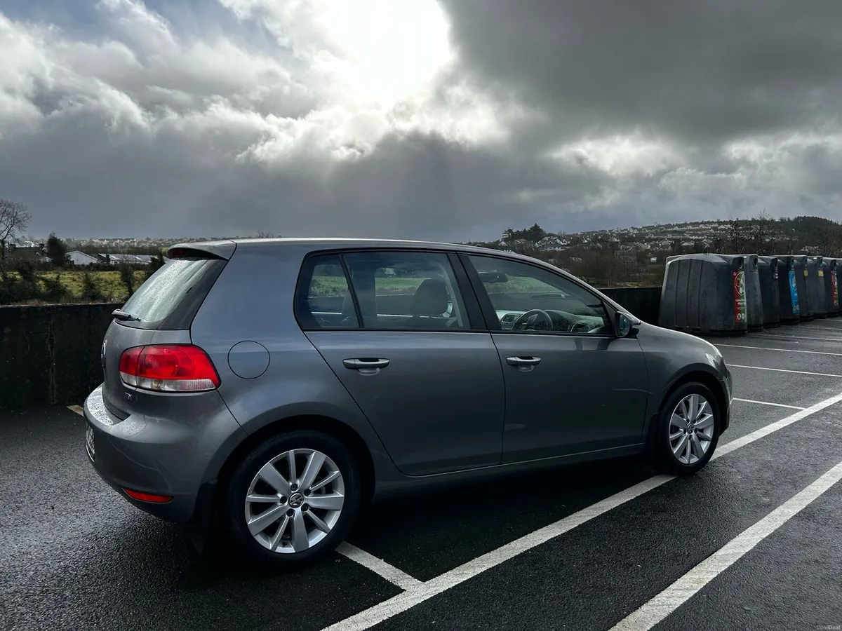 12 VW Golf 1.6 TDi Full Service History Very Clean - Image 4