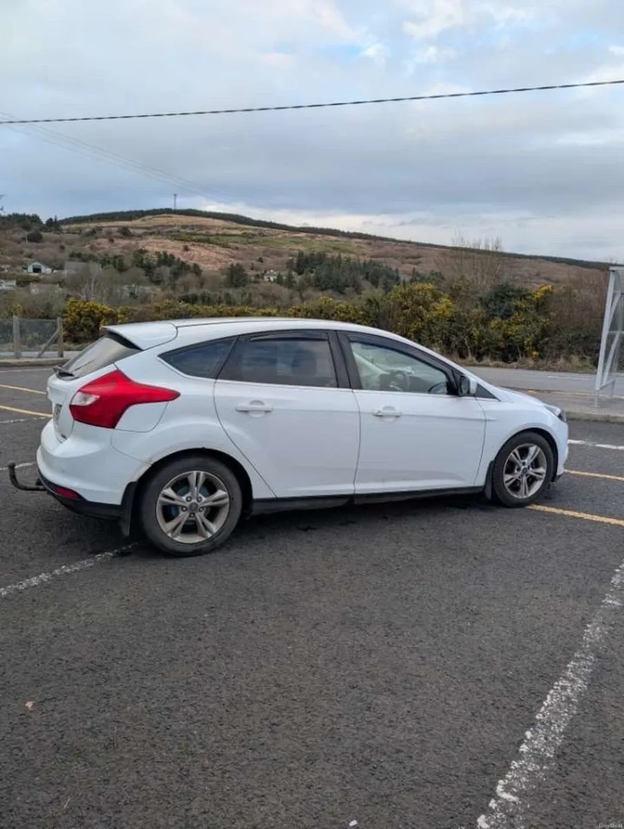 Ford Focus 2013 - Image 2