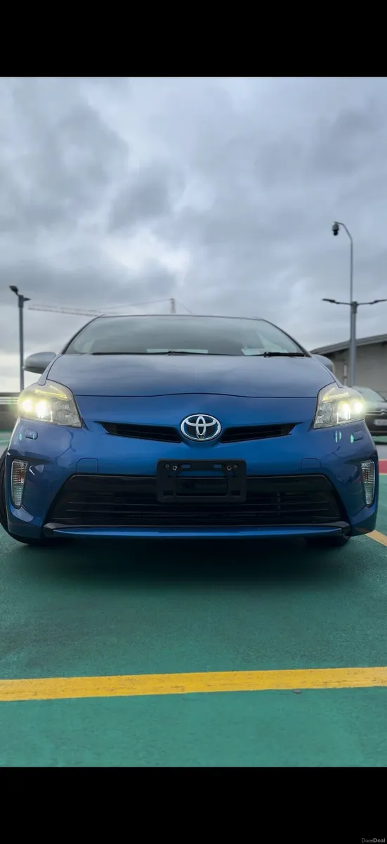 Toyota Prius 1.8 Hybrid - VERY LOW MILEAGE - Image 3