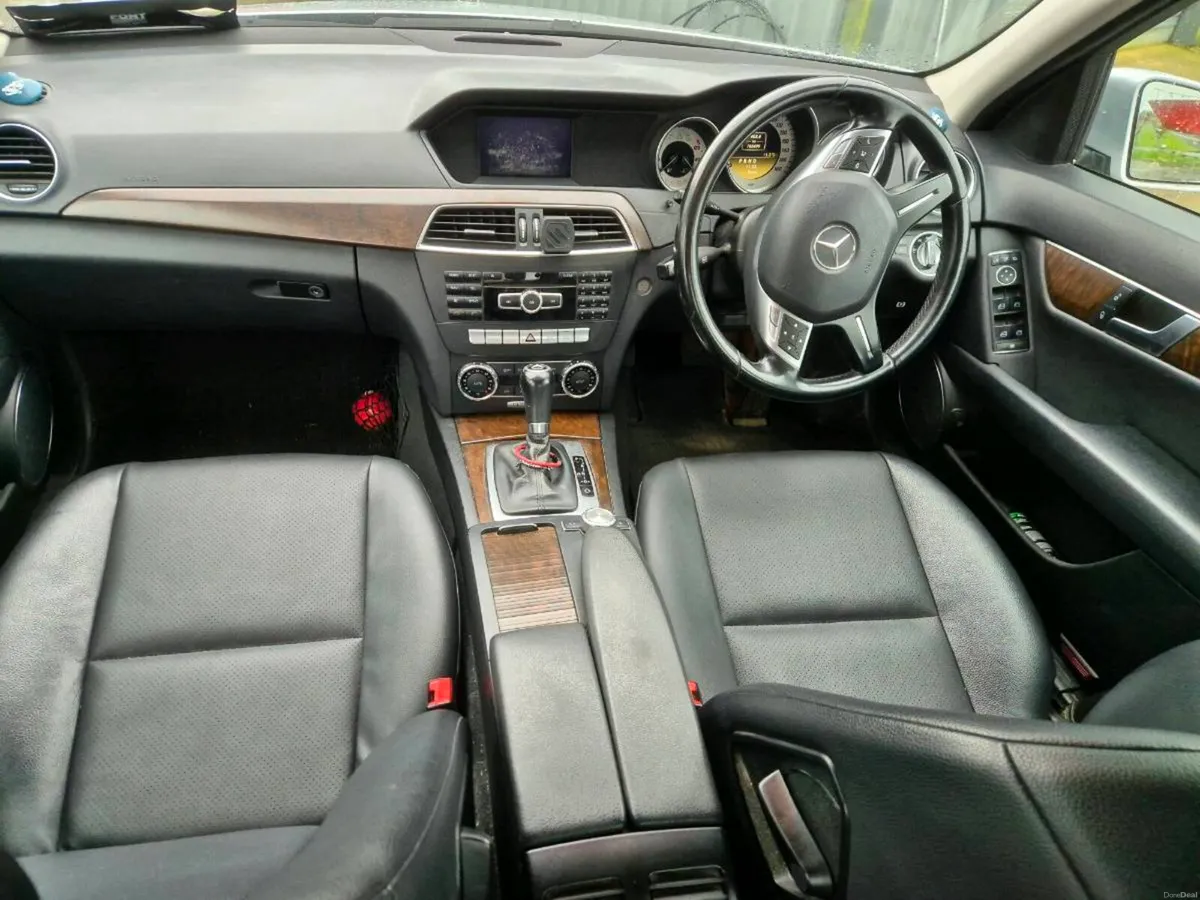 Mercedes benz C220 - Image 2