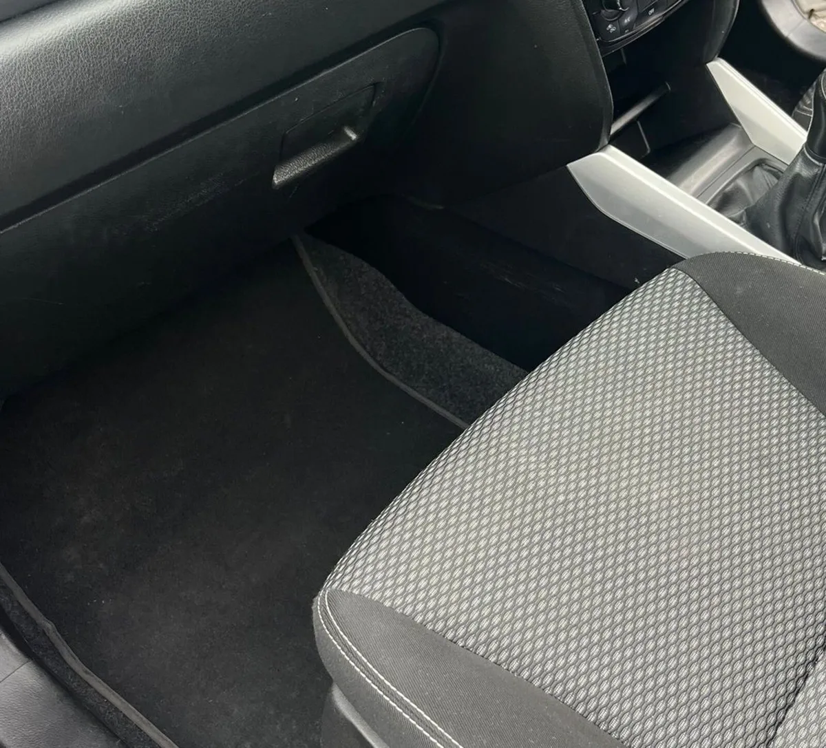 Suzuki Vitara GL *New NCT until SEPT 2027* - Image 6