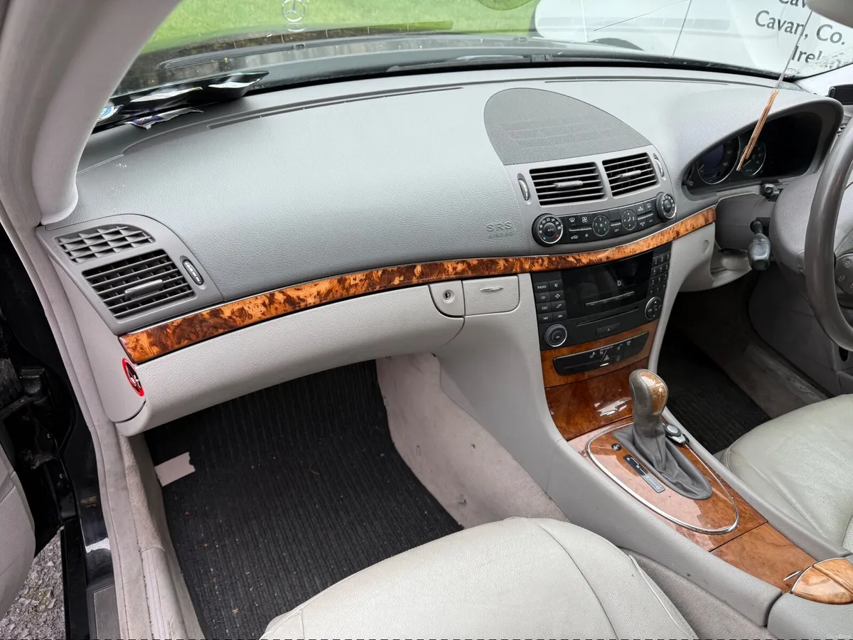 Mercedes-Benz E-Class 2006 - Image 4