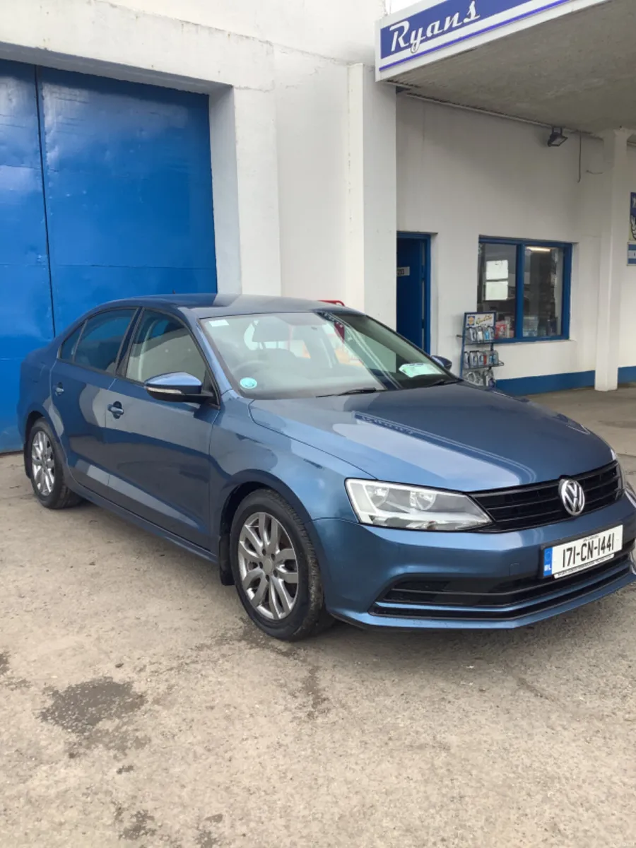 Volkswagen Jetta 2017 - Image 3