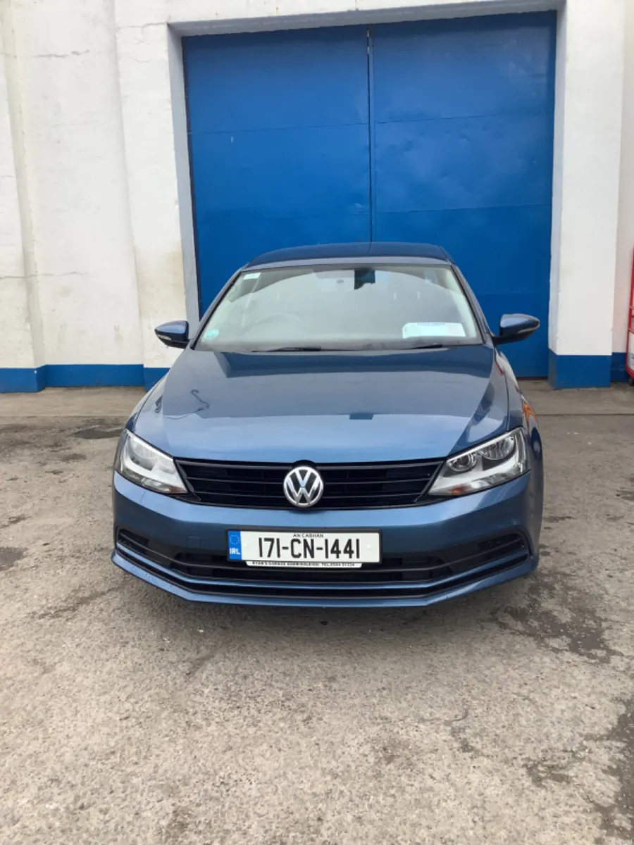 Volkswagen Jetta 2017 - Image 2