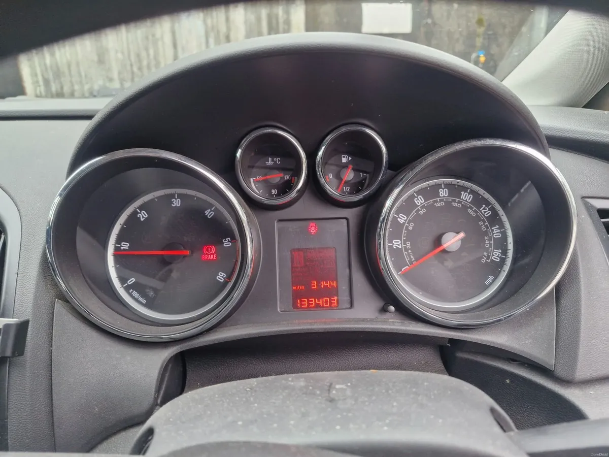 Vauxhall Astra 2012 - Image 2