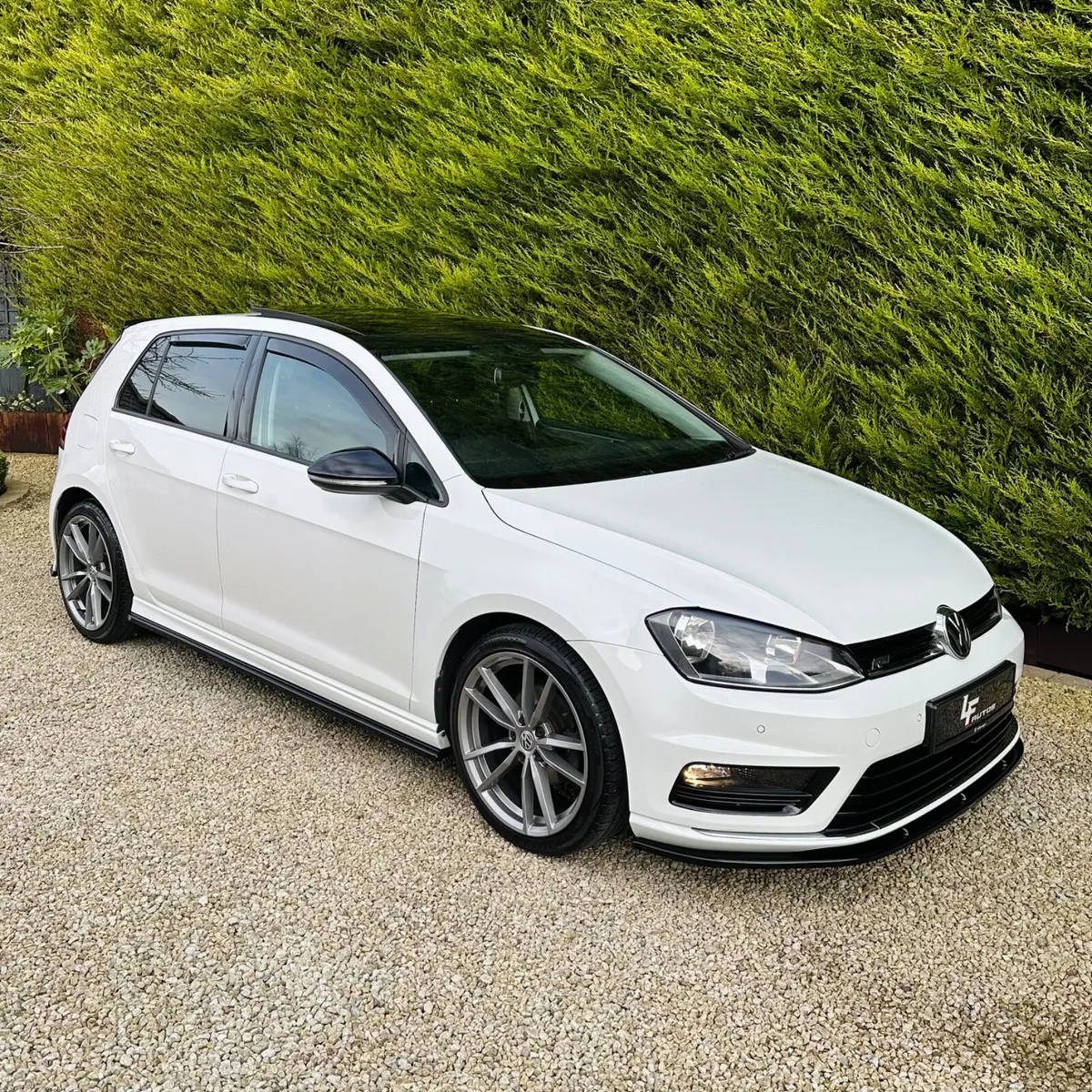 2016 VOLKSWAGEN GOLF R-LINE 1.2 - Image 1