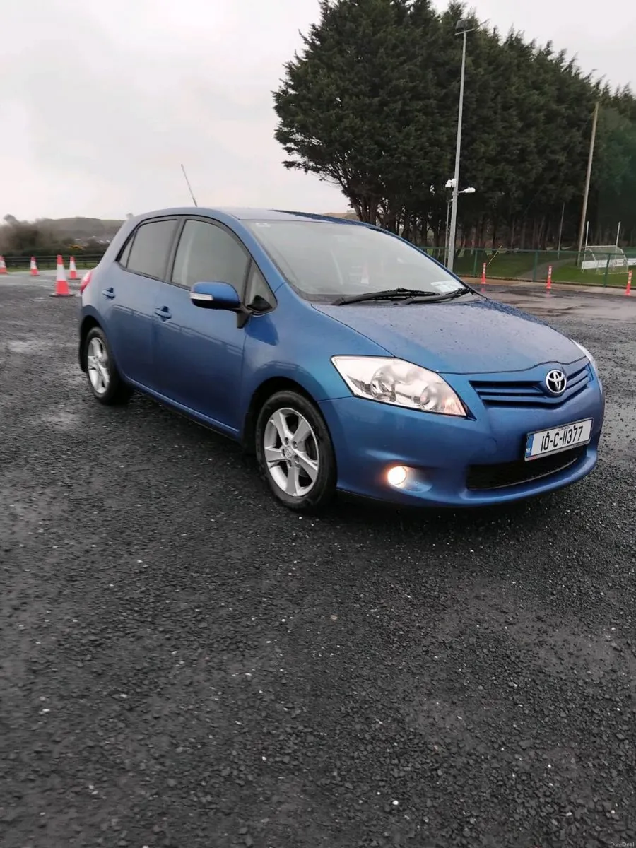 10 Toyota Auris  1.4 DIESEL Nct and Taxed - Image 2
