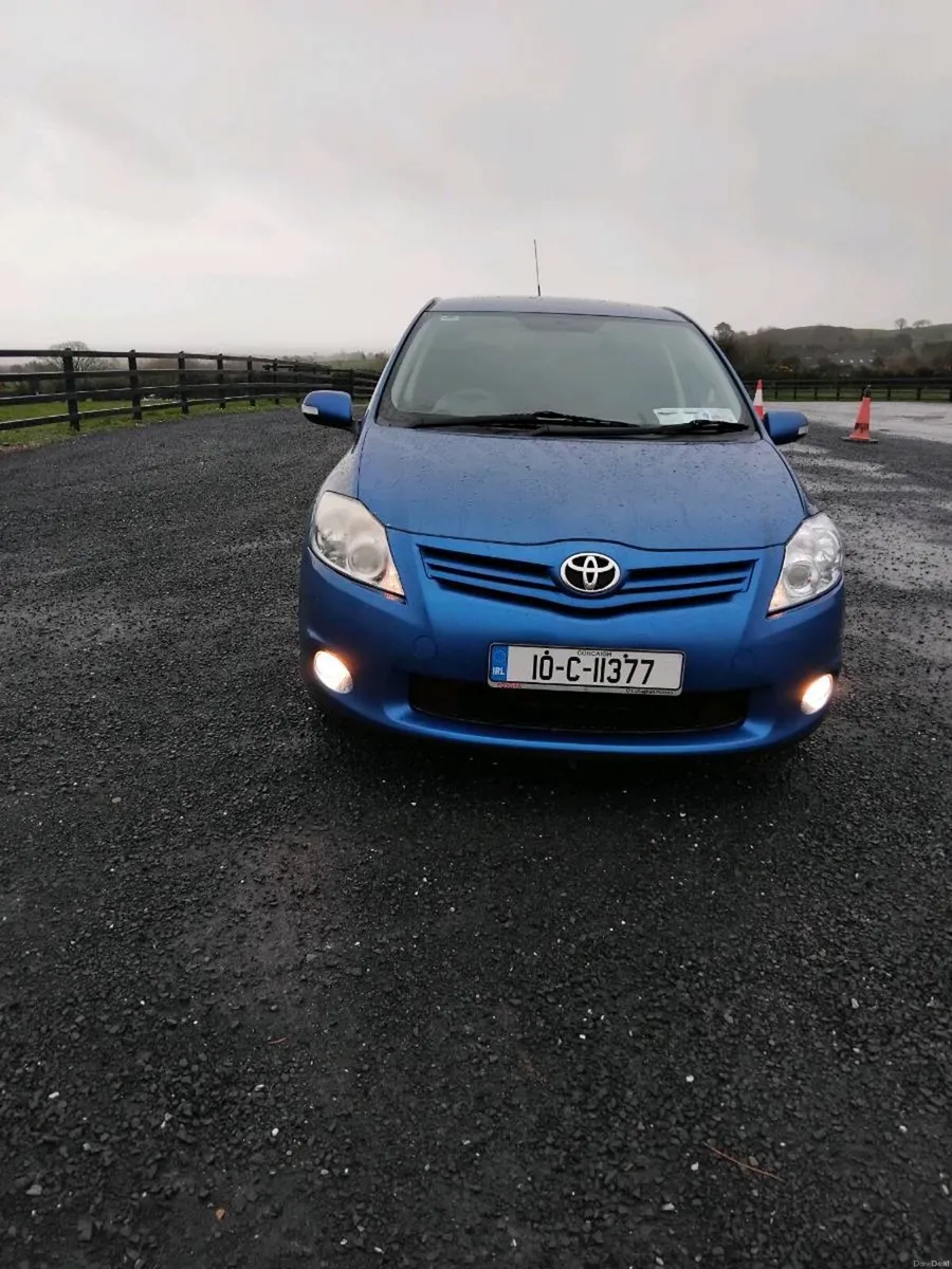 10 Toyota Auris  1.4 DIESEL Nct and Taxed - Image 3