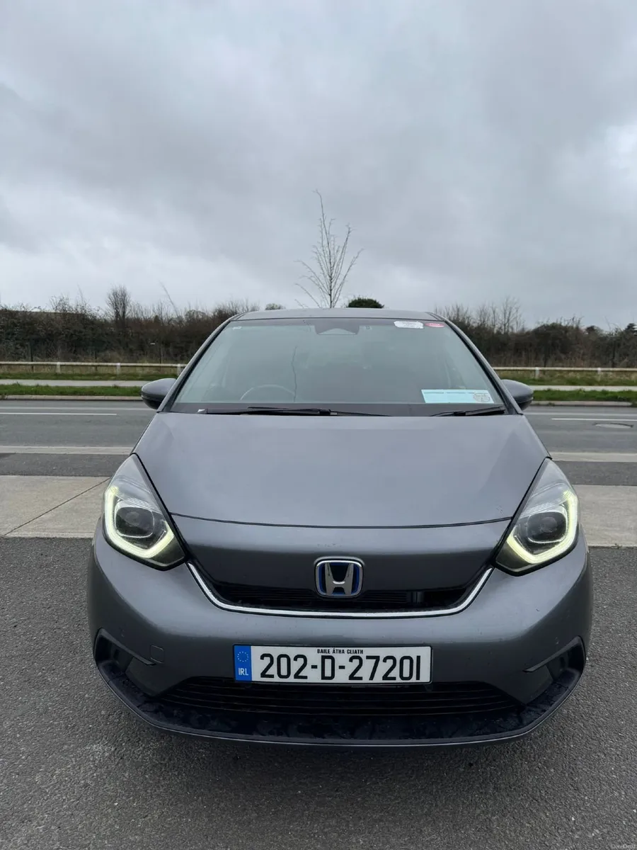 Honda Fit 1.5 Hybrid Automatic- VERY LOW MILAGE - Image 4