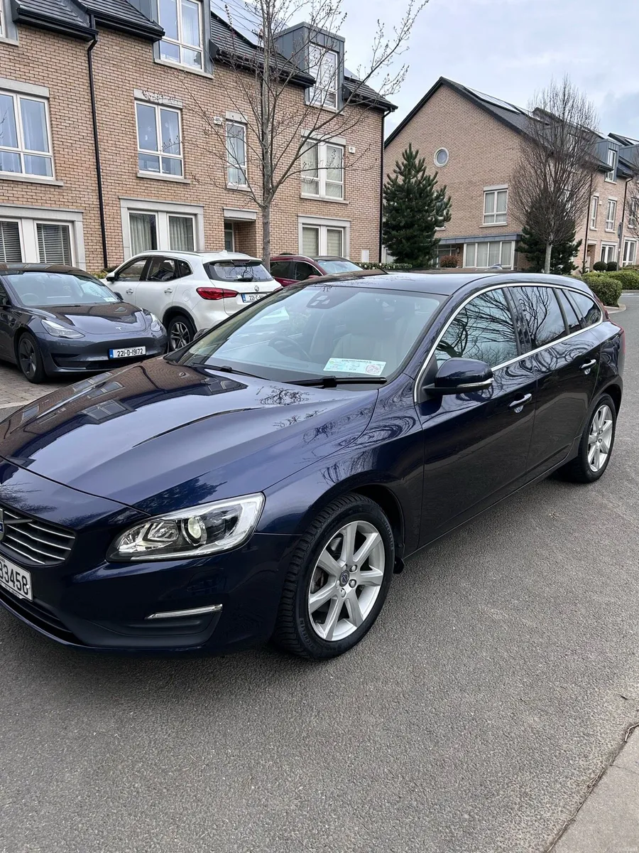 2017 Volvo V60 D4 SE Lux Nav Automatic - Image 2