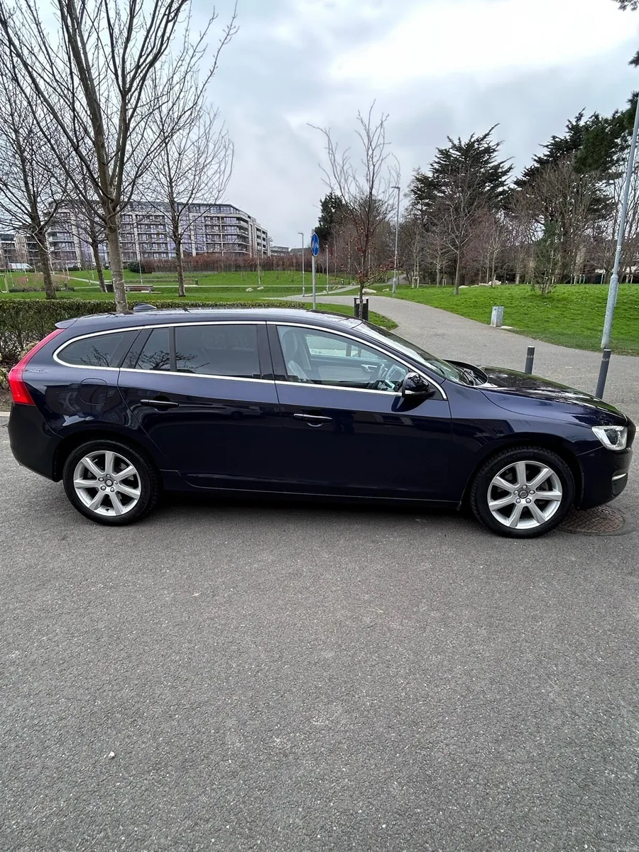 2017 Volvo V60 D4 SE Lux Nav Automatic - Image 4