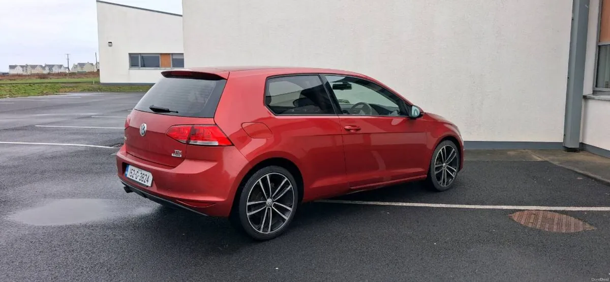 2015 Volkswagen Golf - Image 2
