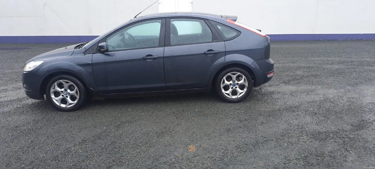 Ford Focus 2010 - Image 1