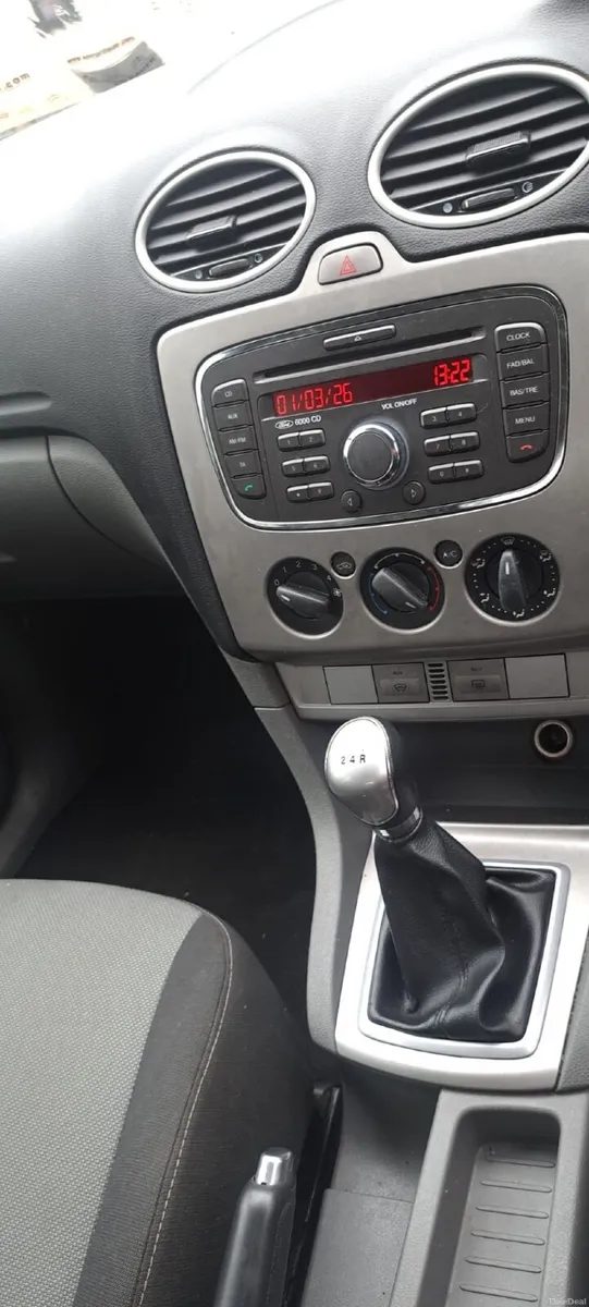 Ford Focus 2010 - Image 4