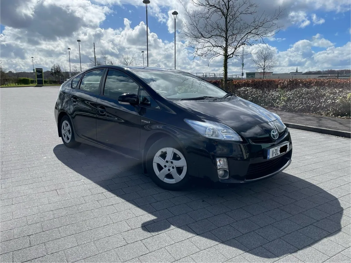 Toyota Prius 2011 Hybrid - Image 1