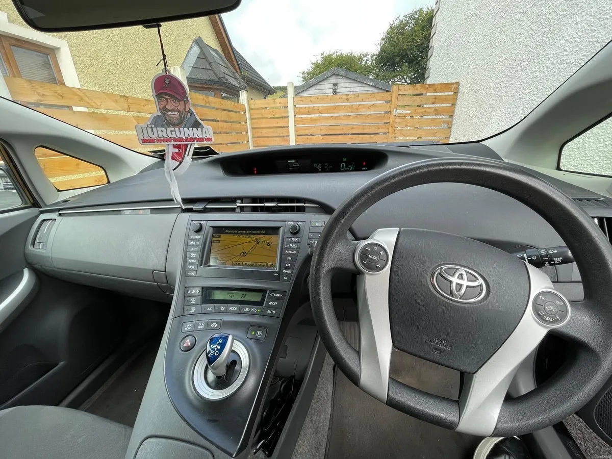 Toyota Prius 2011 Hybrid - Image 4