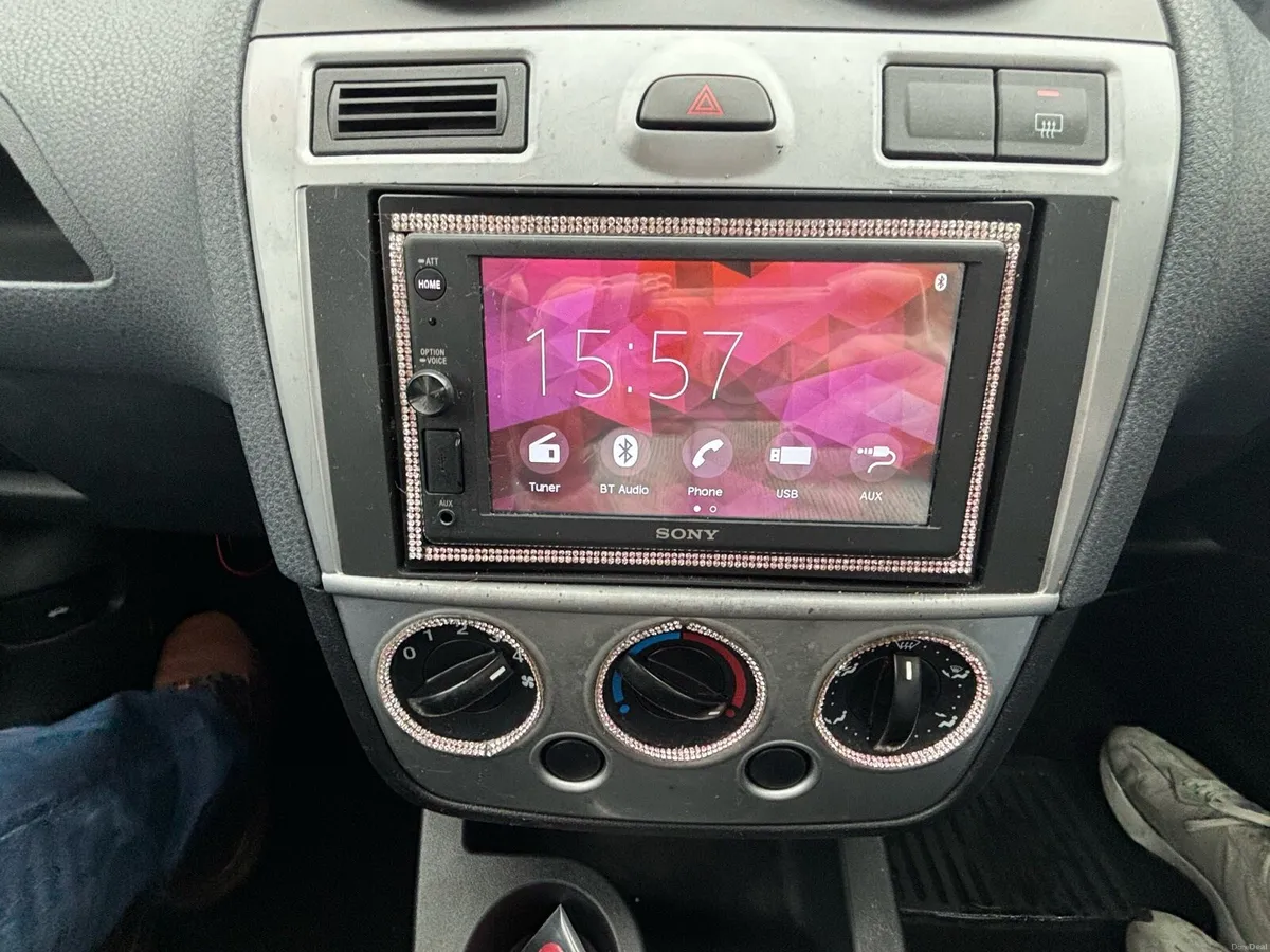 Ford fiesta *Apple car play and reverse camera* - Image 2