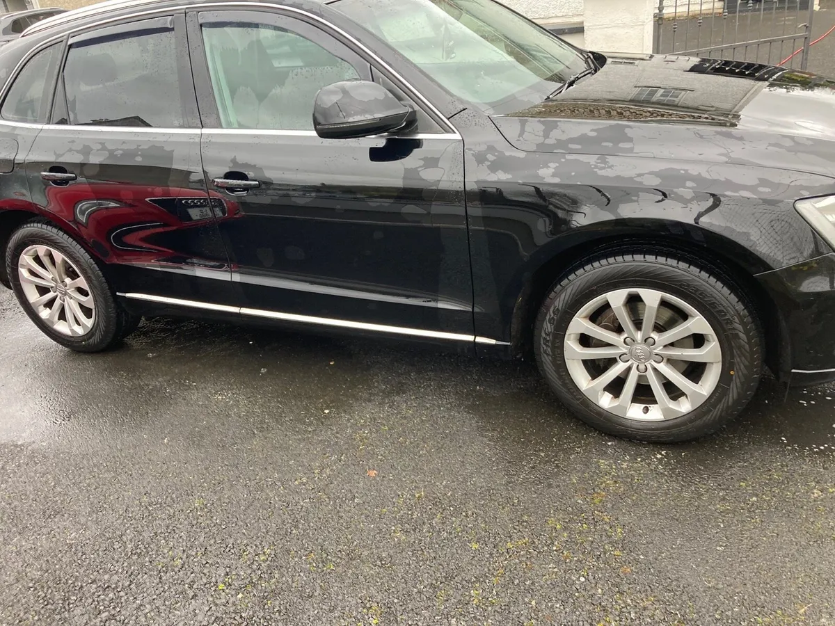 Audi Q5 - Image 2
