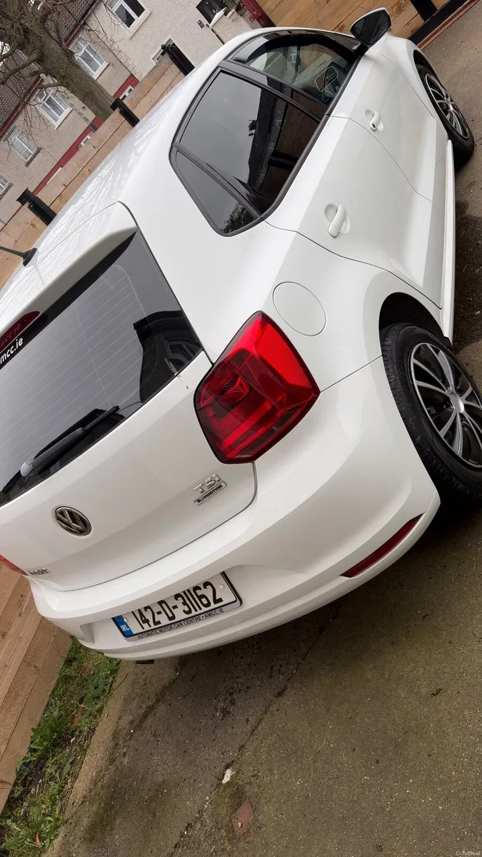 White Volkswagen Polo 2014 - Image 4