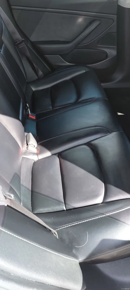 Tesla Model 3 2020 - Image 3
