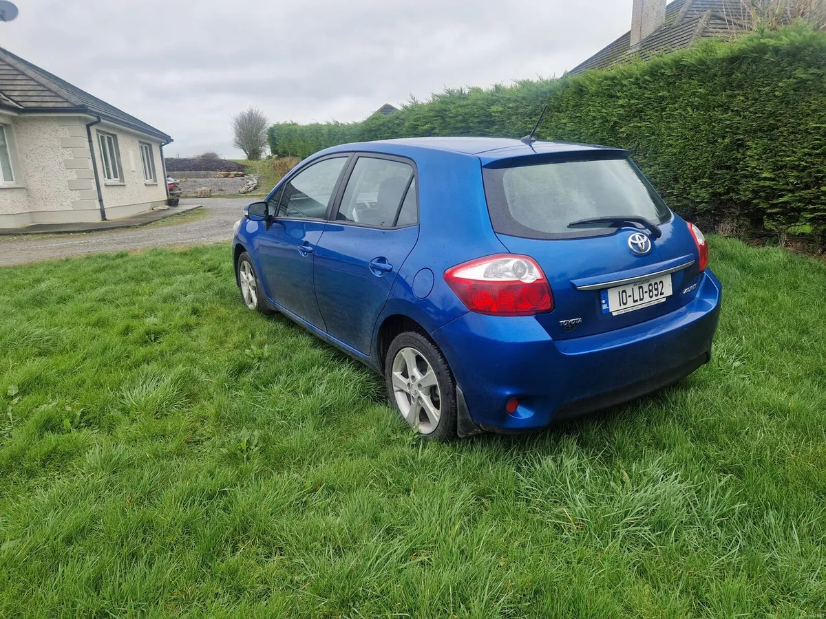 Toyota Auris 2010 - Image 3
