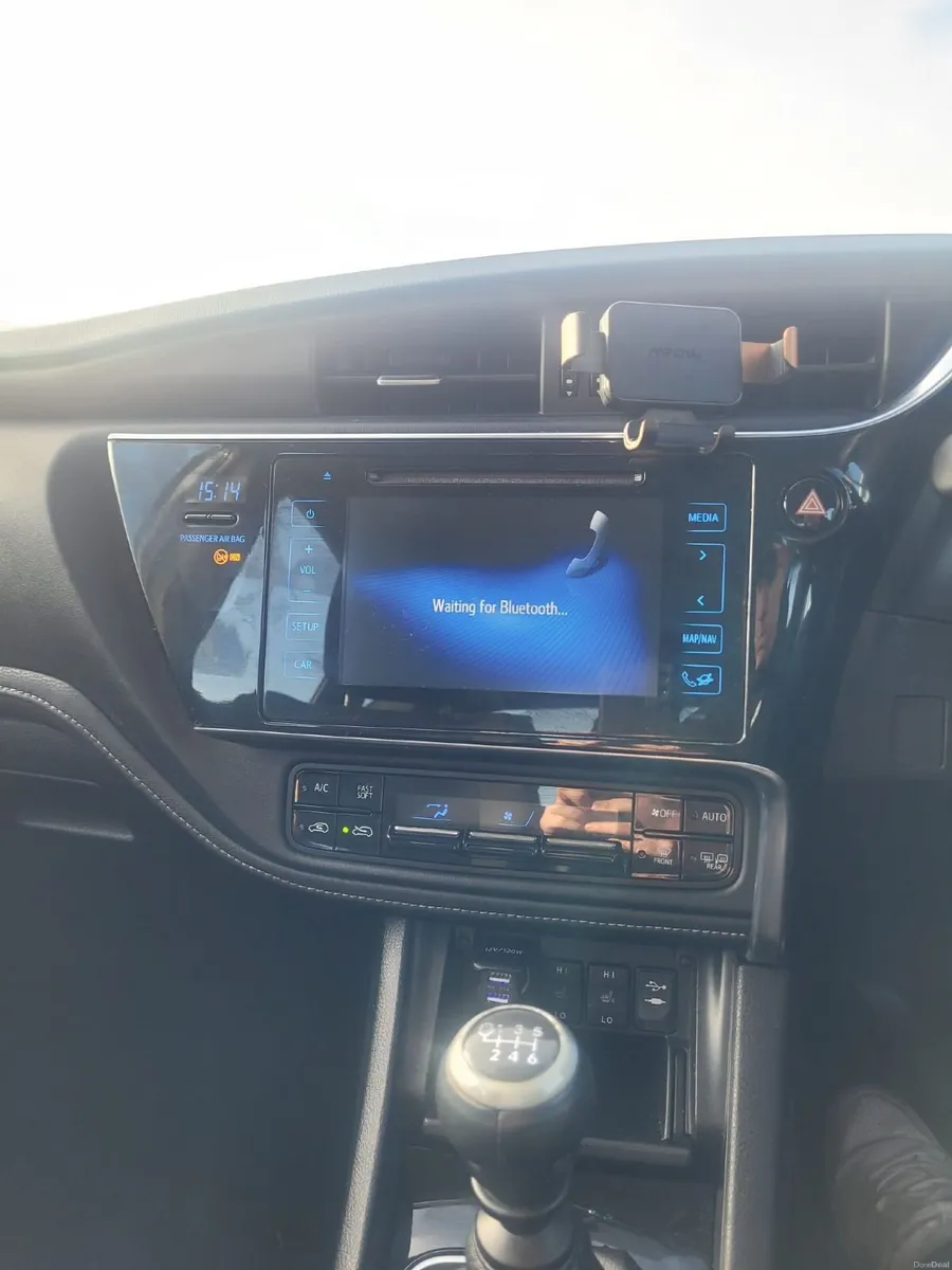 Toyota Auris 2015 - Image 3