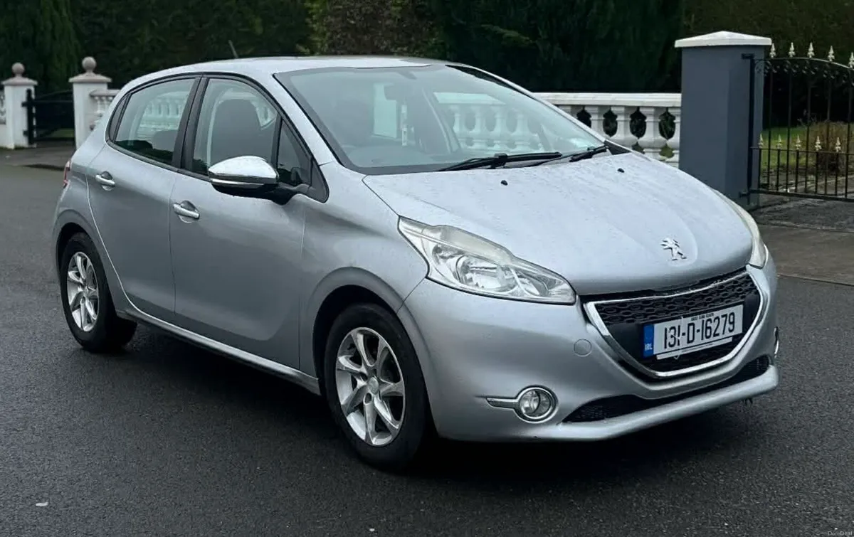 Peugeot 208 2013 - Image 2