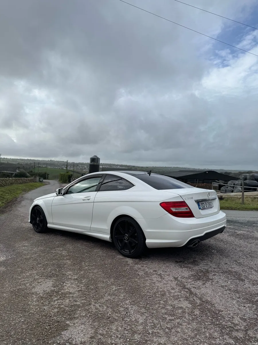 Mercedes c220 amg coupe - Image 4