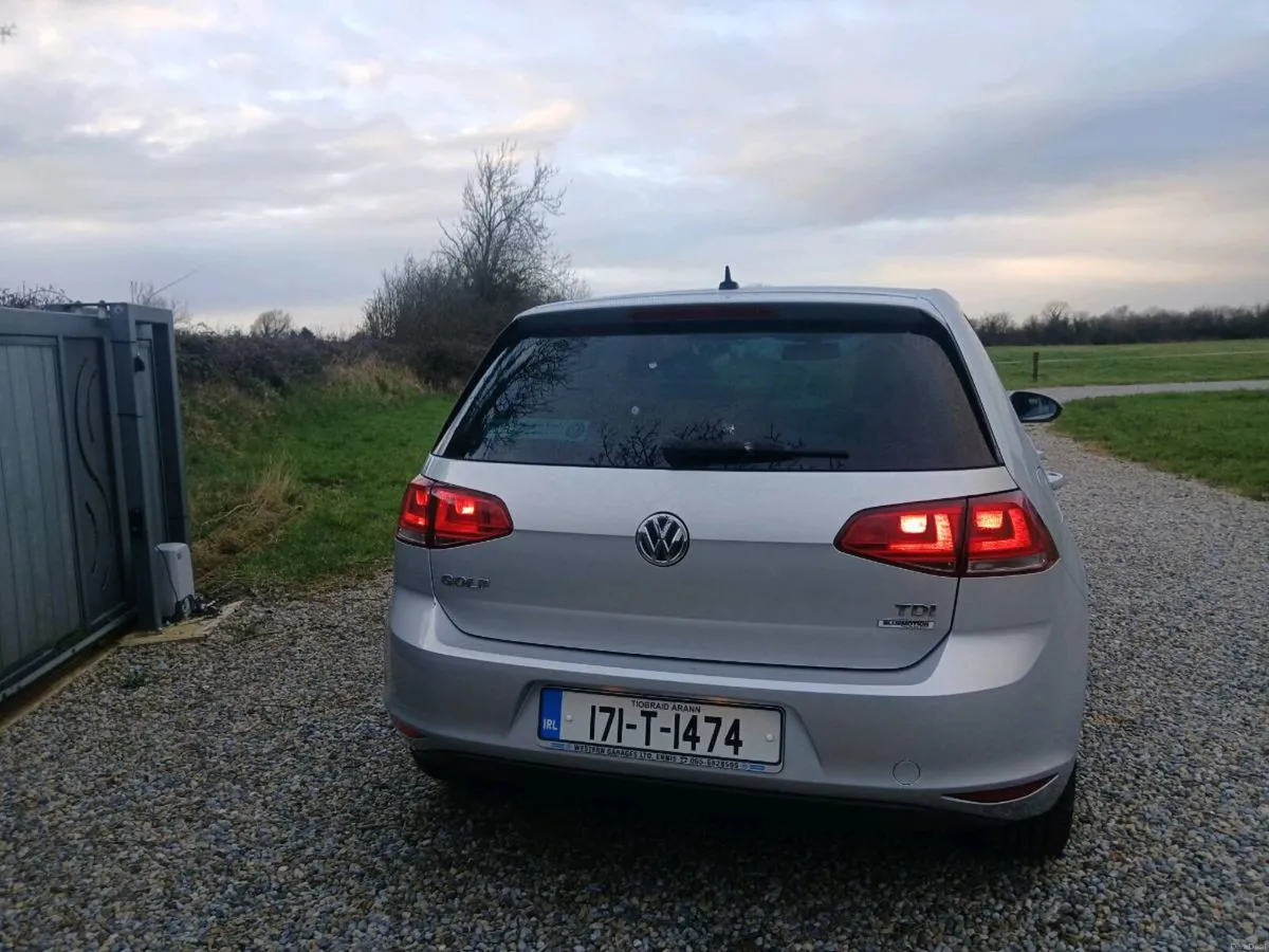 VOLKSWAGEN GOLF 1.6TDI LOW MILEAGE LIKE NEW - Image 4
