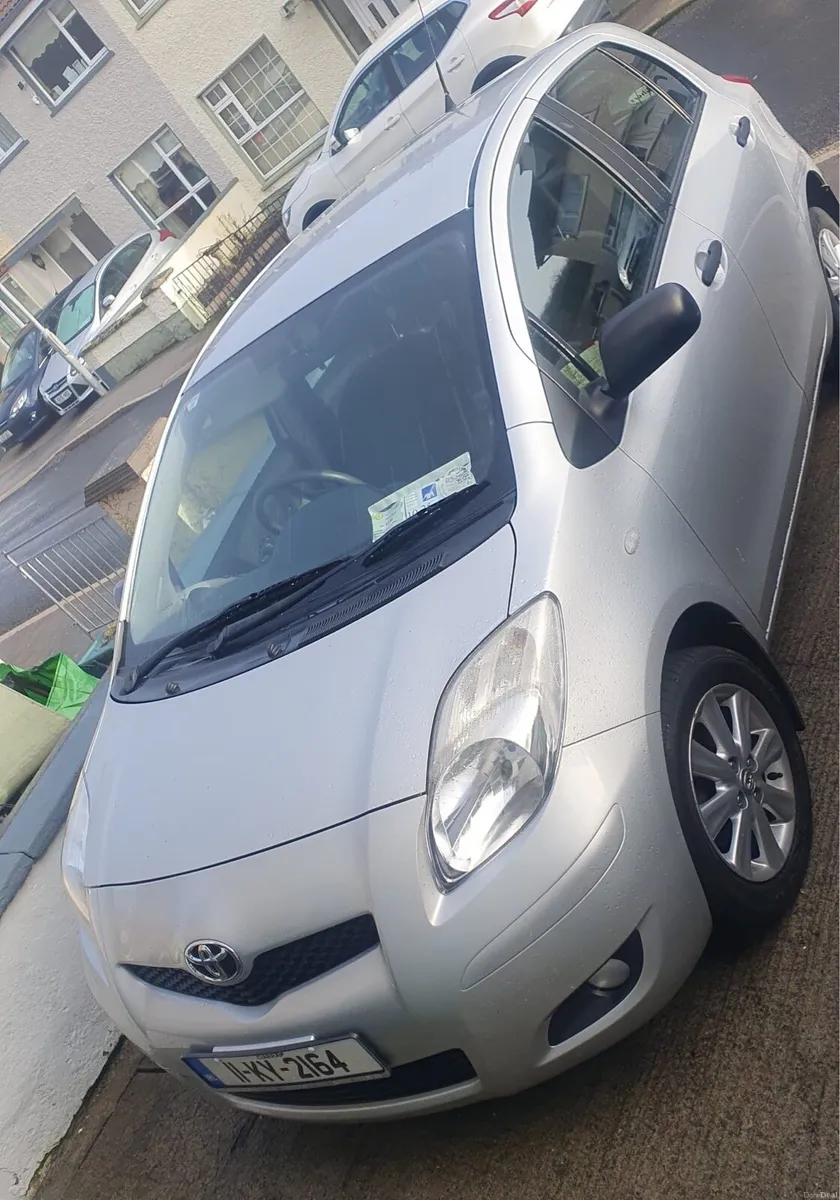 Toyota Yaris 2011 1.0 sport - Image 1