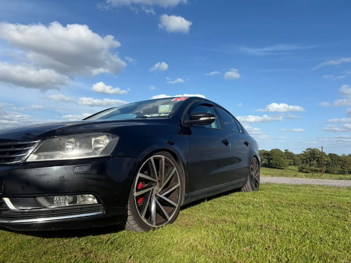 Volkswagen Passat 2011 - Image 1