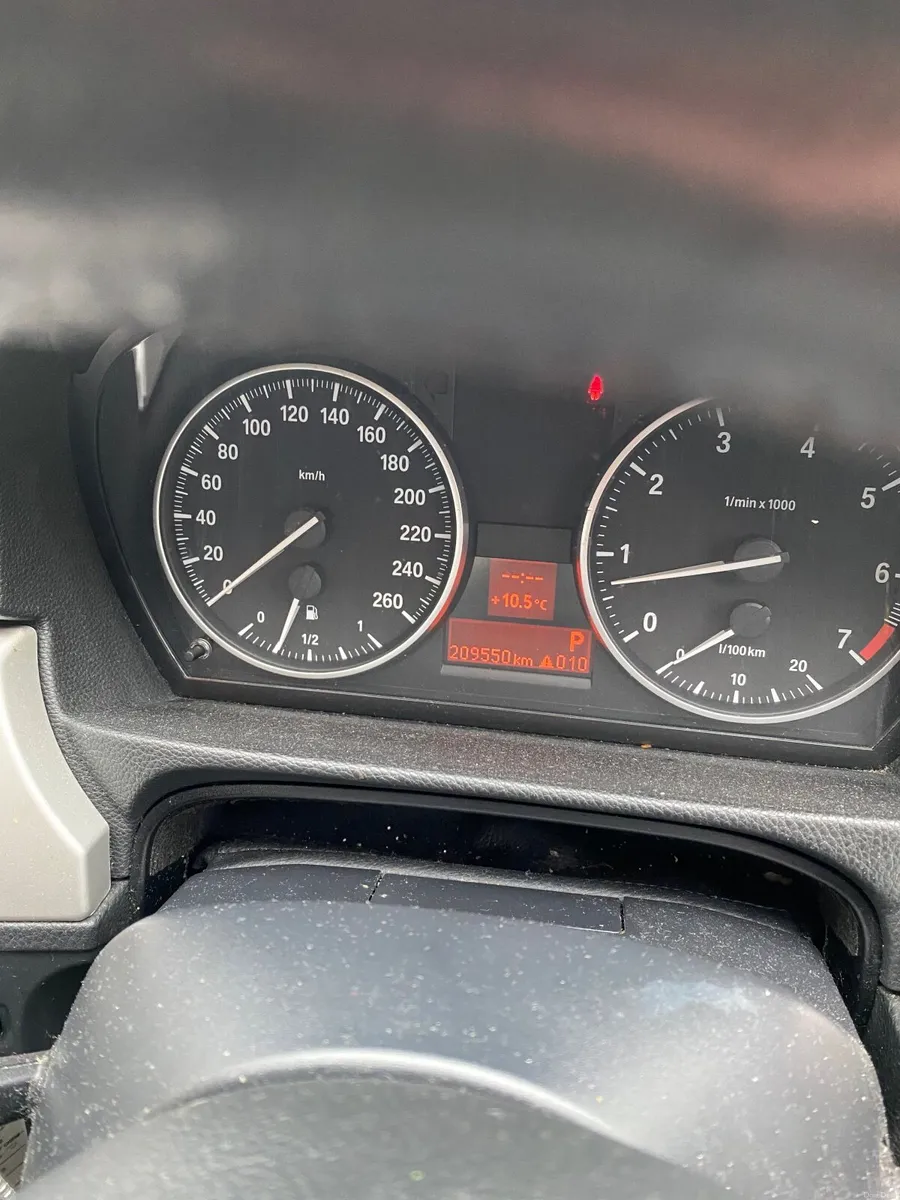 BMW 3-Series 2009 - Image 1