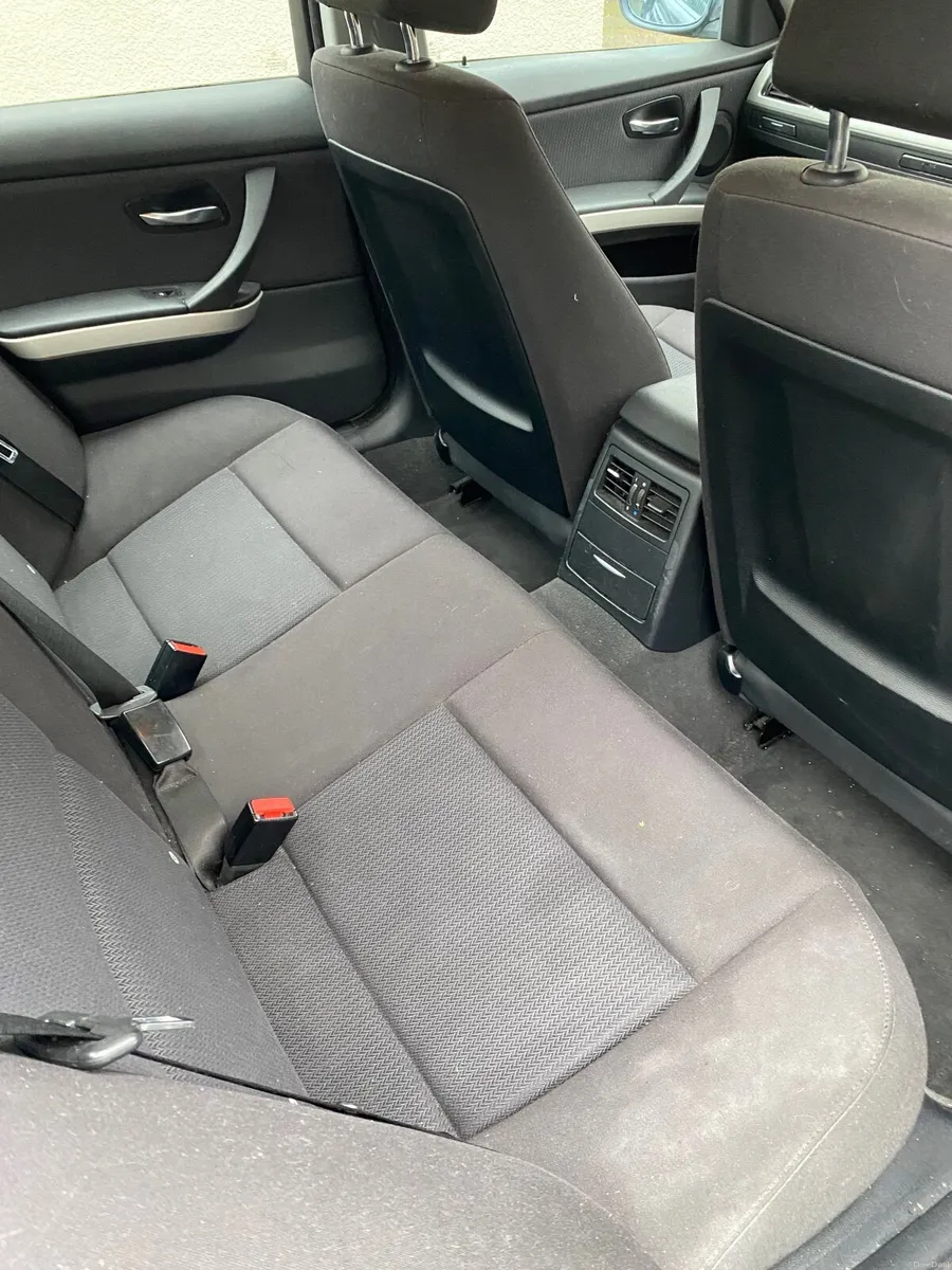 BMW 3-Series 2009 - Image 3