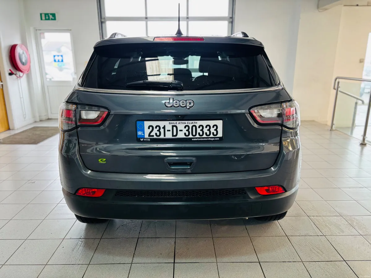 Jeep Compass 2023 Limited Automatic Hybrid - Image 3