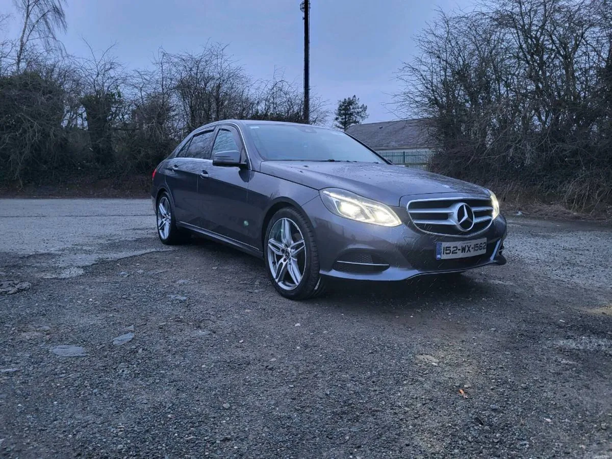 2015 Mercedes Benz E220 - Image 4