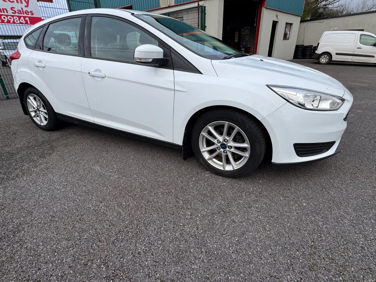 Ford Focus 2015 - Image 2