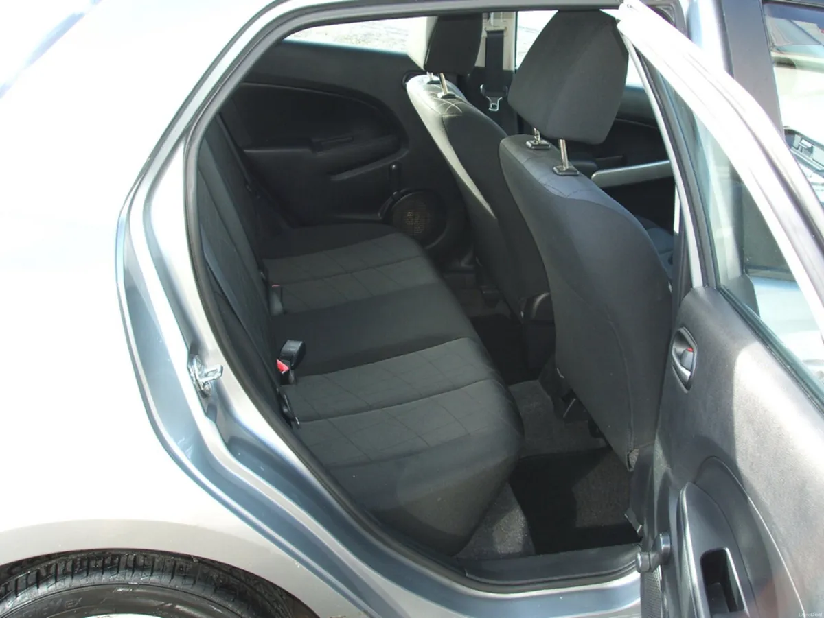 Mazda Mazda2 1.3 84PS SENSU 2011 5DR - Image 4