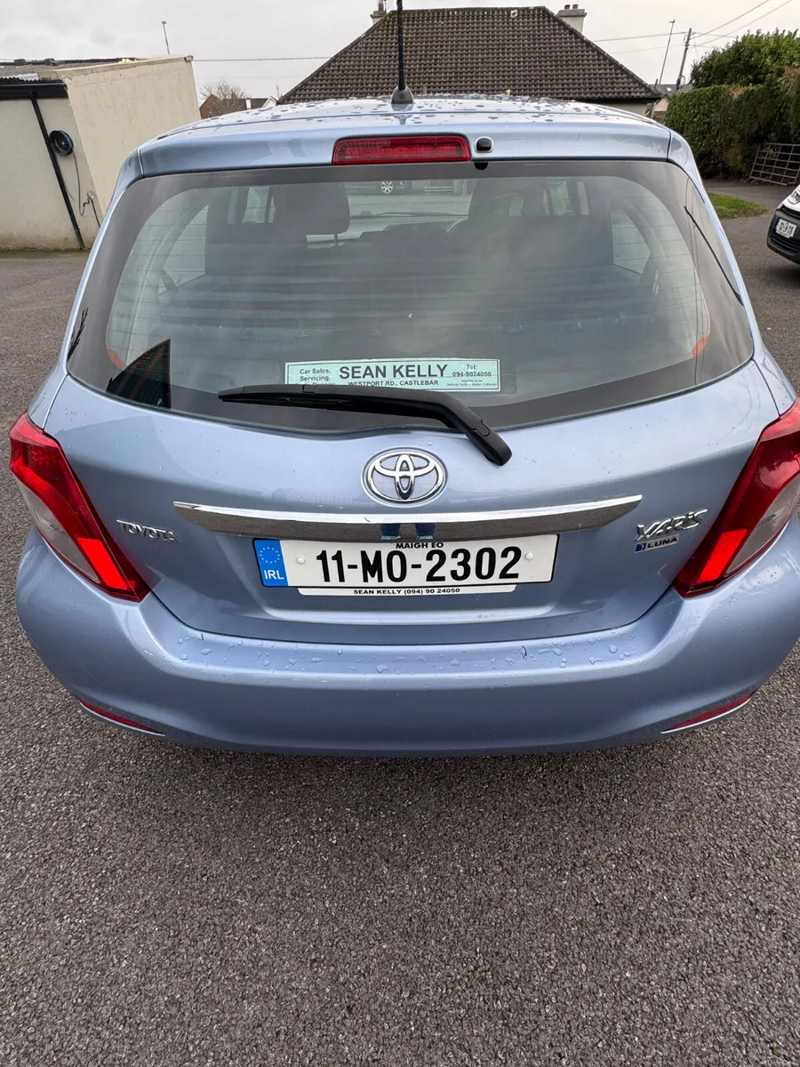 Toyota Yaris 2011 - Image 4