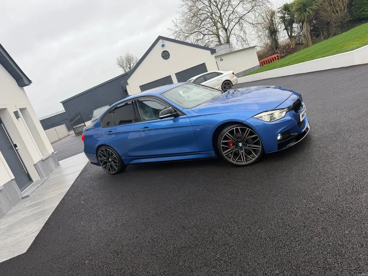 2017 BMW 335d Estroil blue - Image 2
