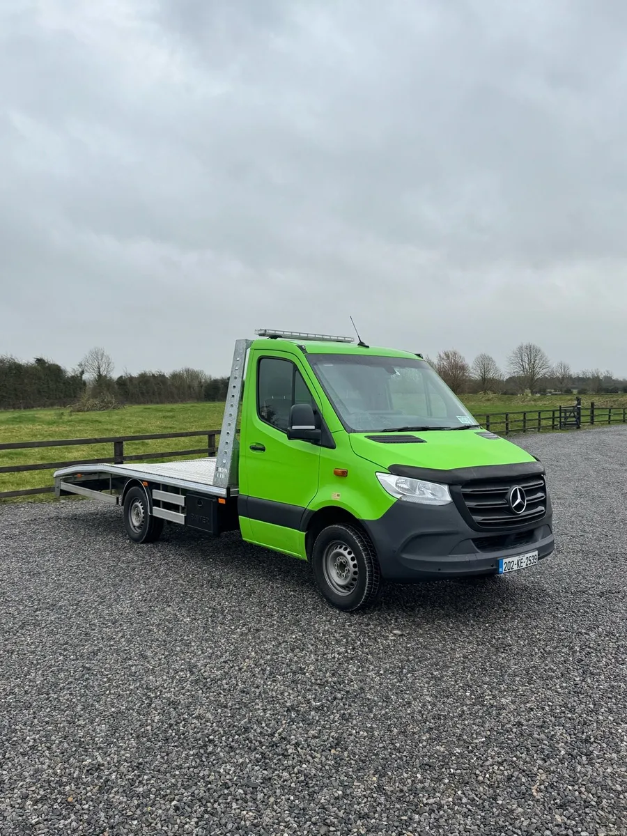 2020 Mercedes Sprinter Recovery Truck Automatic - Image 1