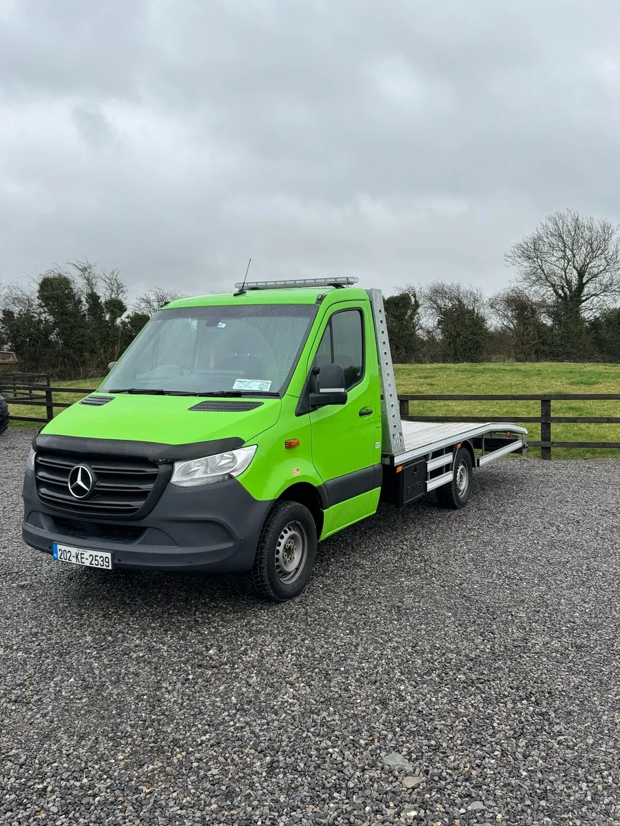 2020 Mercedes Sprinter Recovery Truck Automatic - Image 3