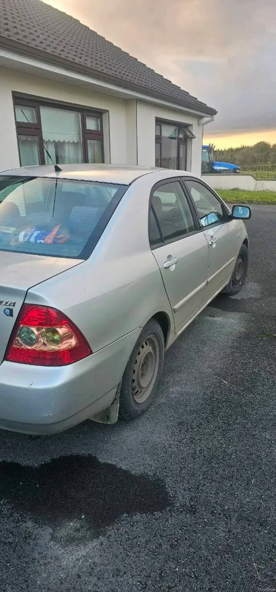 Toyota corolla - Image 3