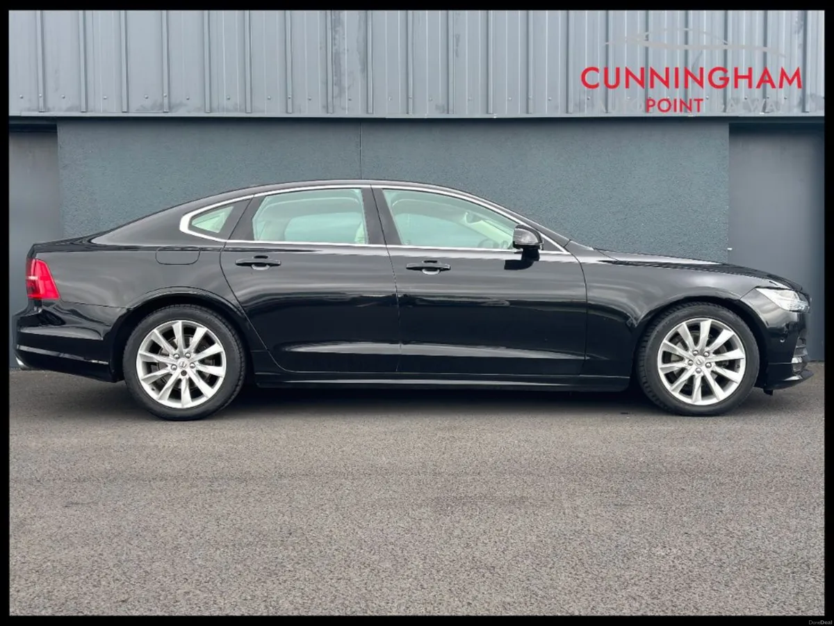 Volvo S90 D4 Momentum Auto [Sunroof] - Image 3