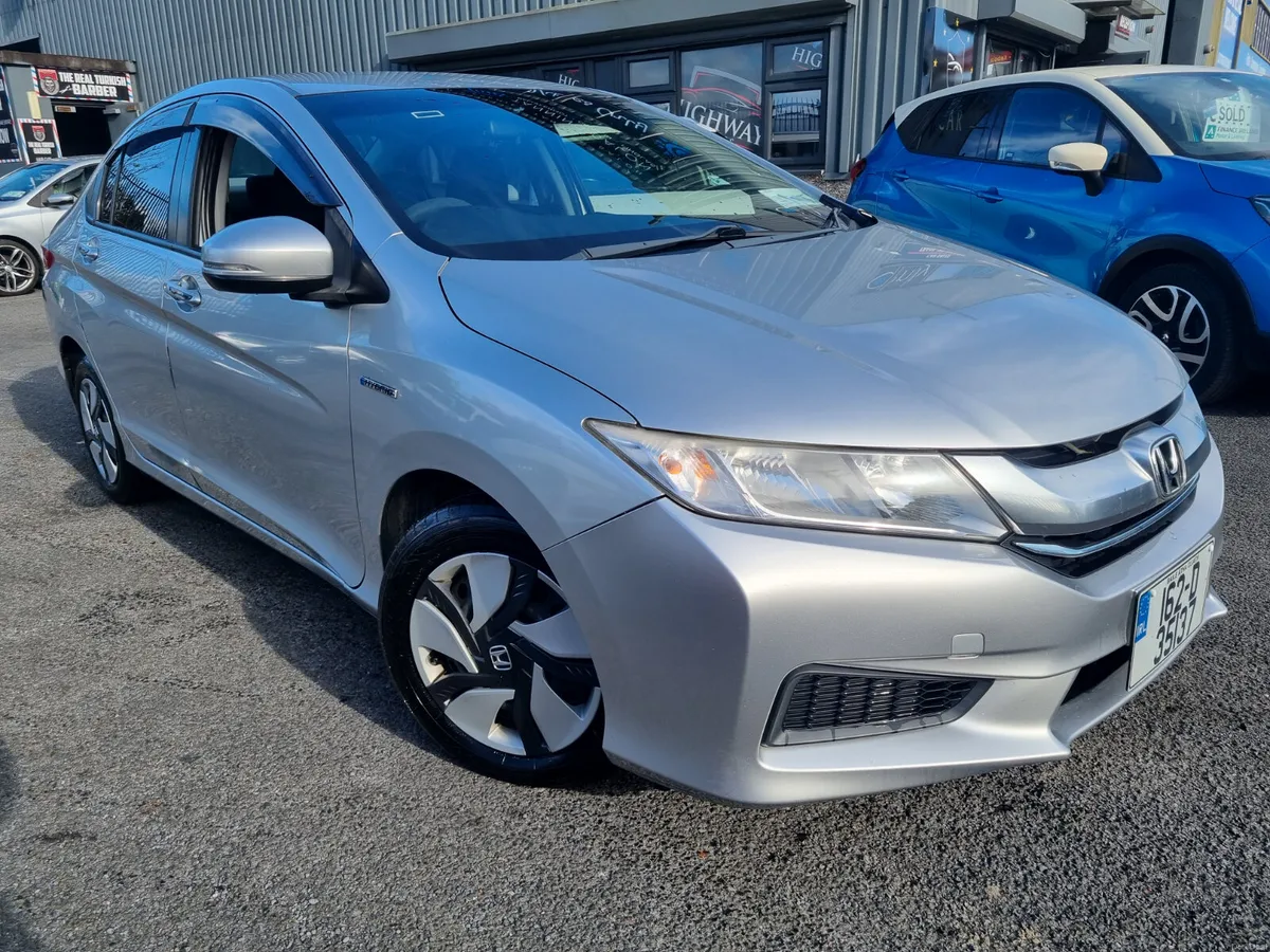 Honda Grace  Hybrid 2016 - Image 1