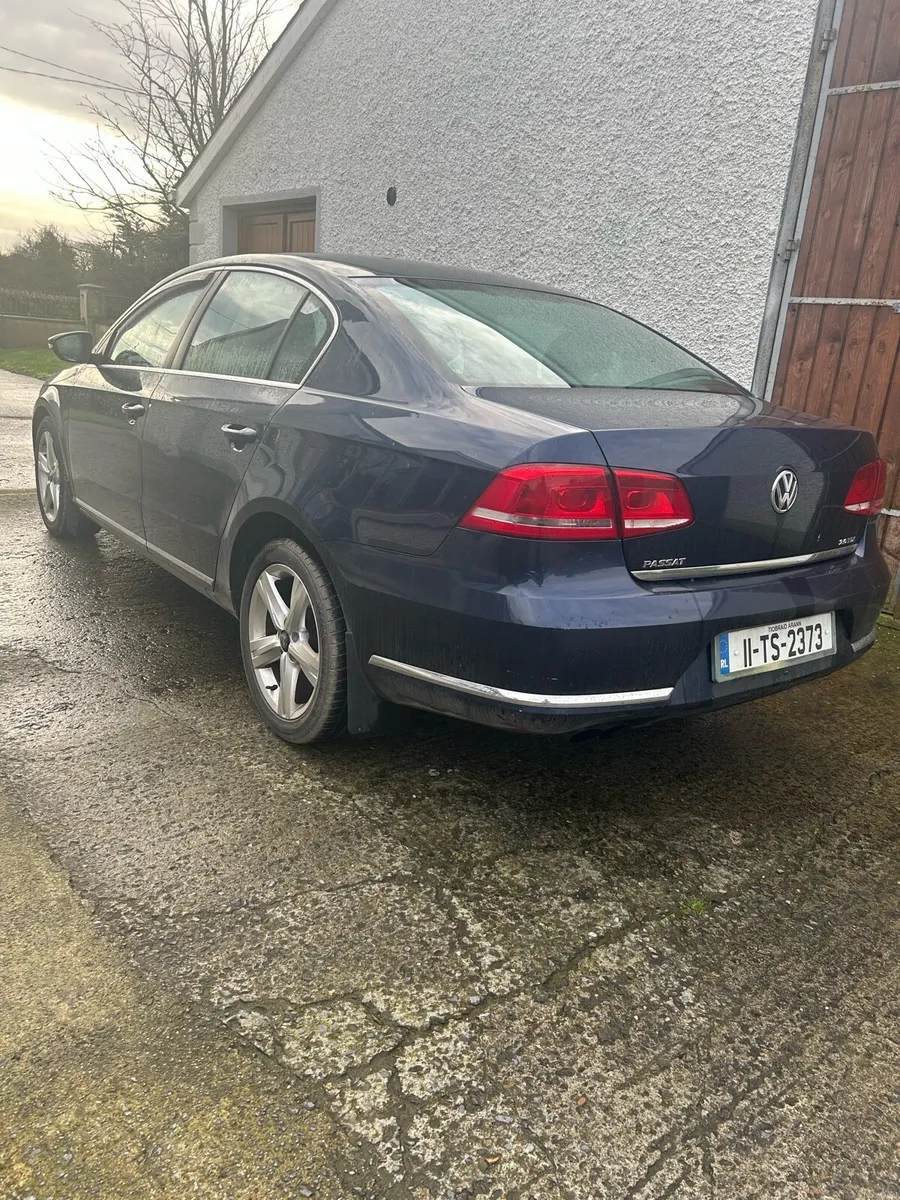 Volkswagen Passat - Image 2