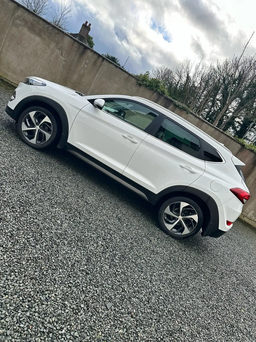 ov 2016 Hyundai Tucson 2.0 CRDi Premium 5dr Auto - Image 3