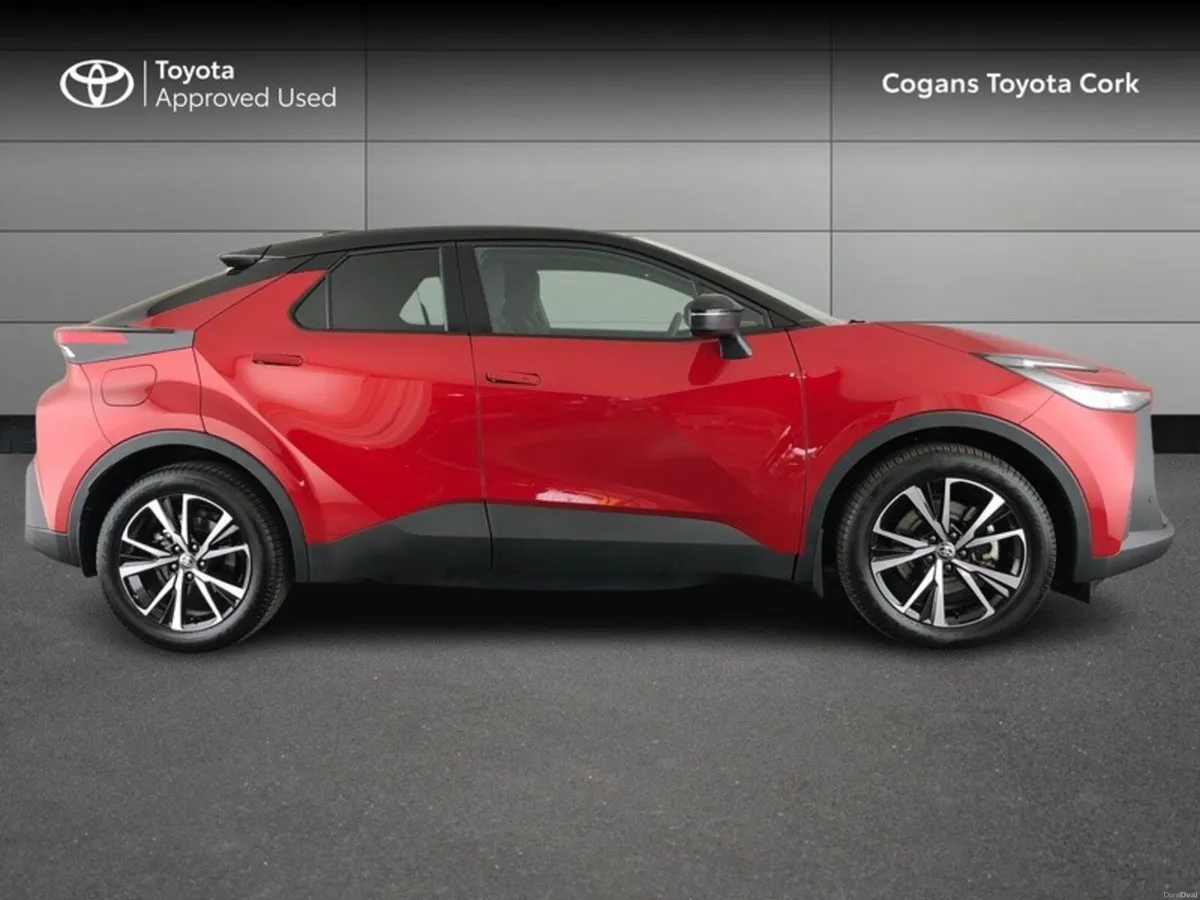 Toyota C-HR PHEV Sport + - Image 3